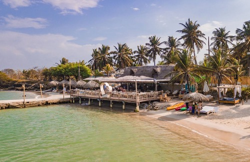 Tierra Bomba Island House | Pb-C2 Habitación Quintuple En Isla Con Desayuno Piscina Y WIFI