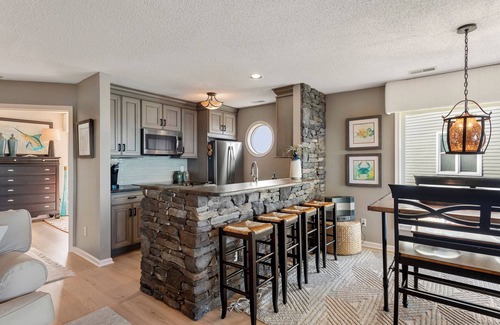 Manteo Condo | PC Beach: Soundfront | Boat Slip | Pool Access