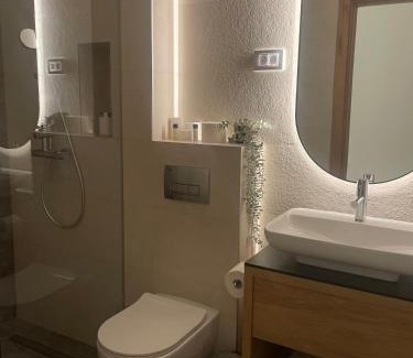 Sremski Karlovci Bed & Breakfast | Pećina Stroga - Bjelica Winery Rooms
