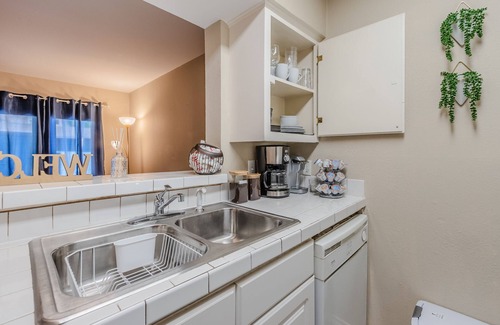 Lower Greenville House | Peace in Dallas/Uptown Dallas w/Wi-Fi+Patio