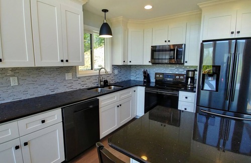 Bryson City Cabin | Peace of Heaven Majestic Views Hot Tub FirePit Near Town & Train Relax