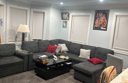 Queens House | Peaceful 1 bedroom house with AC in Queens