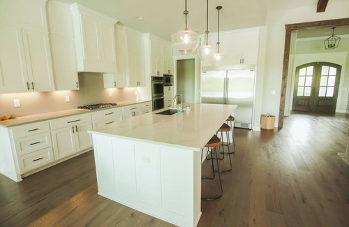 Farmington House | Peaceful 10-Acre Retreat with Pool & Theater Room: 7 mi. from U of A