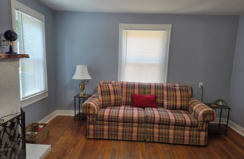 Russell Springs House | Peaceful, 1950's, two bedroom cottage in town with one bath.