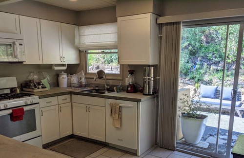 Vallejo House | Peaceful 2 bedroom with office in the hills