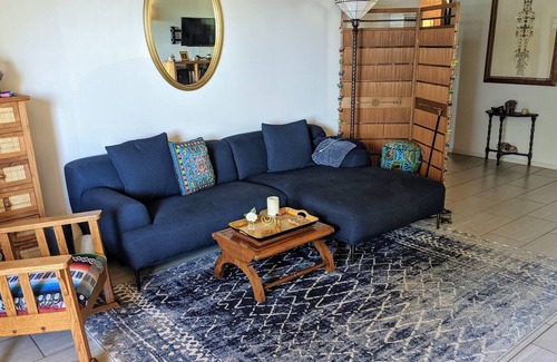 Vallejo House | Peaceful 2 bedroom with office in the hills