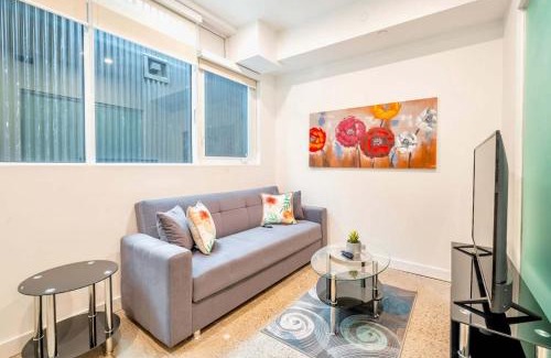 Downtown Toronto Hotel | Peaceful 2BR Basement Suite Near Downtown Toronto - The Roland