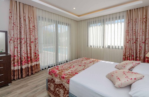 Fethiye Villa | Peaceful 2BR Villa W/ Pool & Large Garden, Fethiye Villa 1001