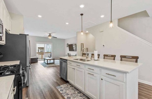 Northeast Raleigh House | Peaceful 3-bedroom house with AC in Raleigh