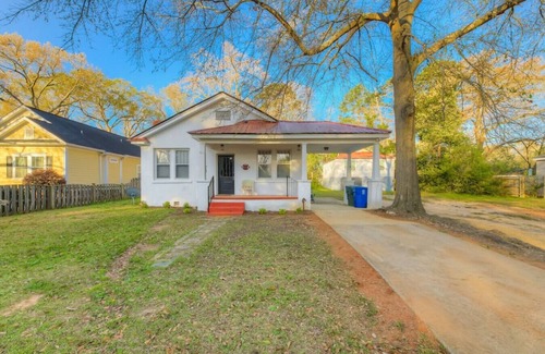 Rosewood House | Peaceful 3BR | Centrally located in DT Columbia