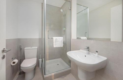 Dubai Apartment | Peaceful 4-Bedroom Bright Kitchen Space in Dubai Creek Harbour