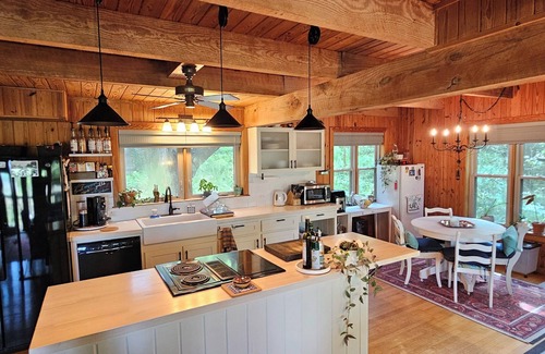 Tallahassee House | Peaceful 4-bedroom Lakehouse in Tallahassee