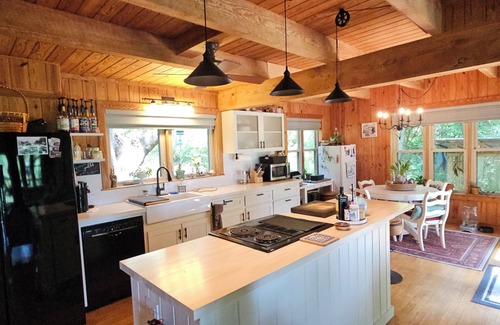 Tallahassee House | Peaceful 4-bedroom Lakehouse in Tallahassee