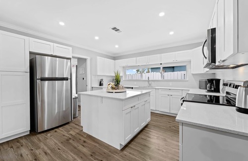 Fort Lauderdale House | Peaceful 5BR -Waterway Views & Private Heated Pool