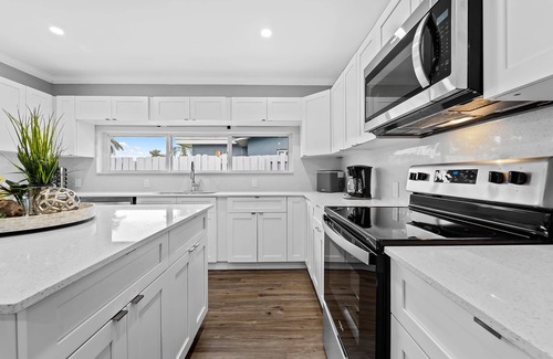 Fort Lauderdale House | Peaceful 5BR -Waterway Views & Private Heated Pool