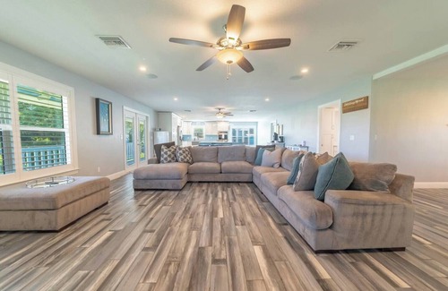 Okeechobee House | Peaceful 6BR Country Retreat-Bring Your Horses!