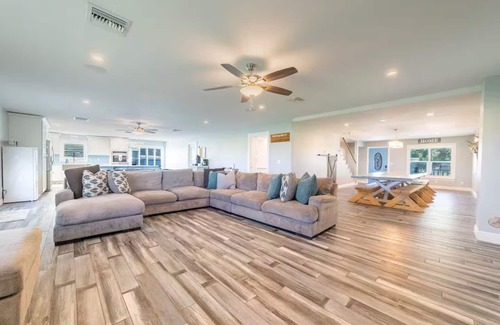 Okeechobee House | Peaceful 6BR Country Retreat-Bring Your Horses!