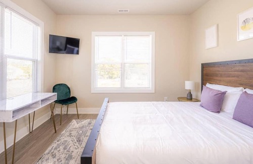 Downtown Apartment | Peaceful and Bright 2BR Duplex