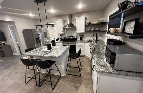 Elizabeth Apartment | Peaceful and Clean 2 BR Apt