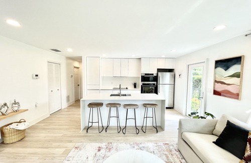 Naples Park Cottage | Peaceful and cozy beach house in North Naples