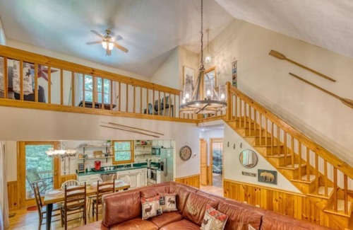 Walnut Mountain Cabin | Peaceful and Cozy Mountain Cabin with Arcade, Pool, Hot Tub, and Fire Pit!