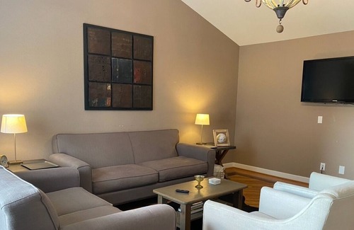 Lawrence House | Peaceful and Spacious Townhome in West Lawrence