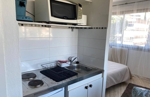 Estanove Apartment | Peaceful apartment with swimming pool close to shops 15 minutes from beaches by car