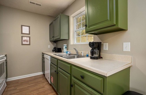 Sevierville Condo | Peaceful Autumn Escape | Hot tub + Pet Friendly