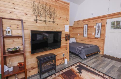 Atlanta House | Peaceful Barn Getaway Fire Pit & Daybed FREE PK
