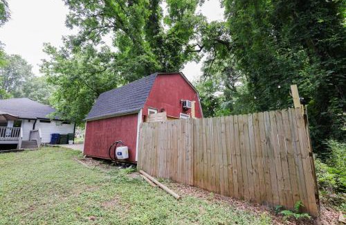 Atlanta House | Peaceful Barn Getaway Fire Pit & Daybed FREE PK