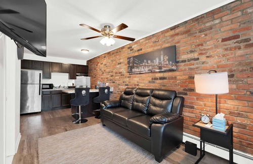 Sterling Heights Apartment | Peaceful & Central Abode ~ WiFi ~ Pet Friendly!