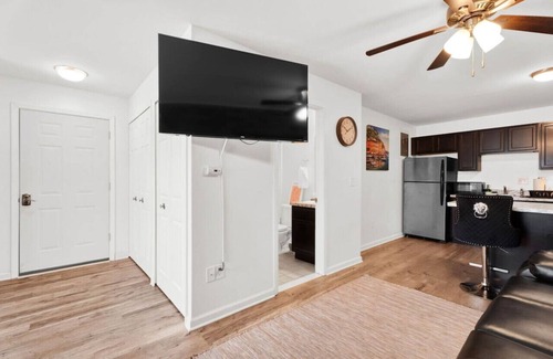 Sterling Heights Apartment | Peaceful & Central Abode ~ WiFi ~ Pet Friendly!