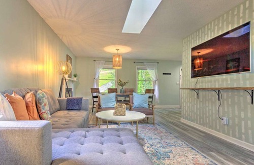 Avery Creek House | Peaceful Cottage in the Woods, Centrally Located!