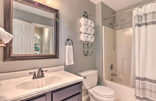 Avery Creek House | Peaceful Cottage in the Woods, Centrally Located!