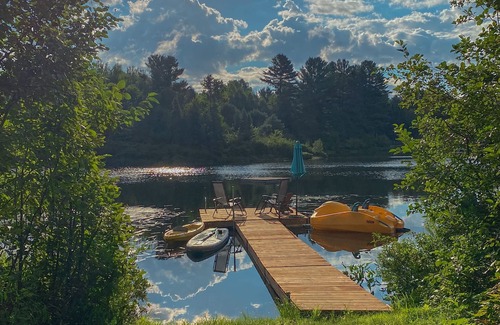 Blue Sea Cottage | Peaceful cottage on tranquil lake