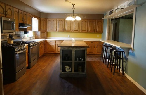 Thompsonville House | Peaceful Country Escape Pond & Private Hot Tub
