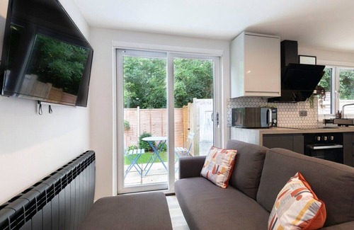 Cheltenham House | Peaceful Detached Studio