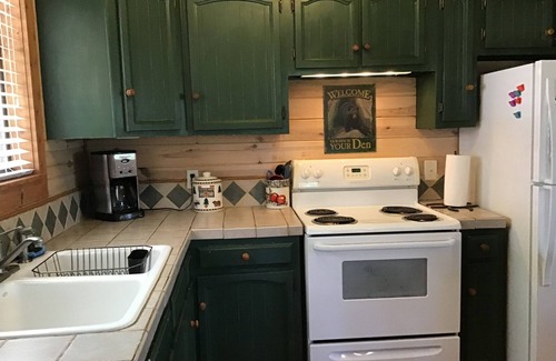Ruidoso Cabin | PEACEFUL, EASY FEELING, HOT TUB! GREAT REVIEWS!nWEEKLY DISCOUNT! DOGS W/APPROVAL