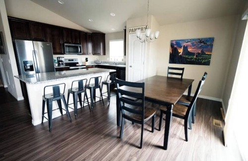 Colorado Springs House | Peaceful Family Retreat | Clean | Modern | 4 Bed