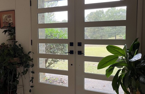 Oxford House | Peaceful Family Getaway just minutes from Square