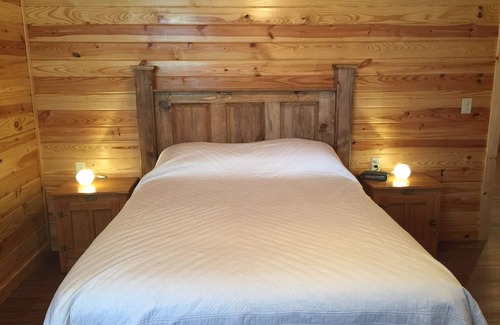 Kerrville House | Peaceful Farm Stay A Guesthouse in the Heart of the Texas Hill Country