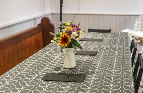 Grimsby House | Peaceful Farmhouse - Uk44787