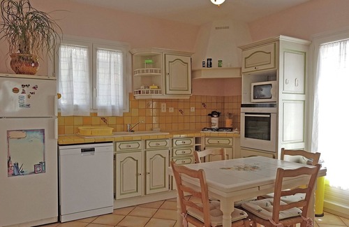 Saint-Laurent-de-Carnols Villa | Peaceful Valley View Villa