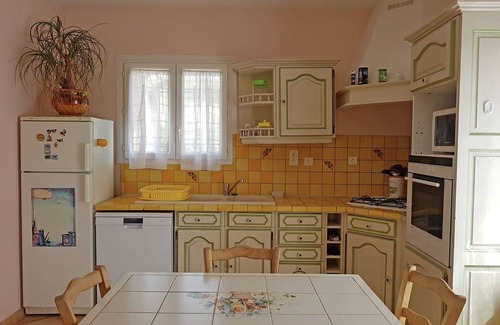 Saint-Laurent-de-Carnols Villa | Peaceful Valley View Villa