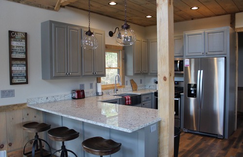 Blue Ridge House | Peaceful getaway 6 mins to downtown! 3 Fireplaces! King on each level!n