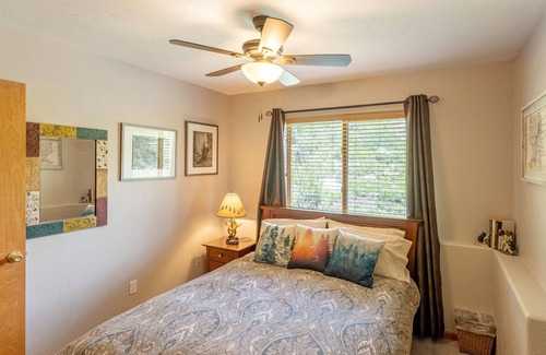 Grand Lake Cabin | Peaceful Getaway for Making Memories! Near RMNP and 2 Mi to Grand Lake!