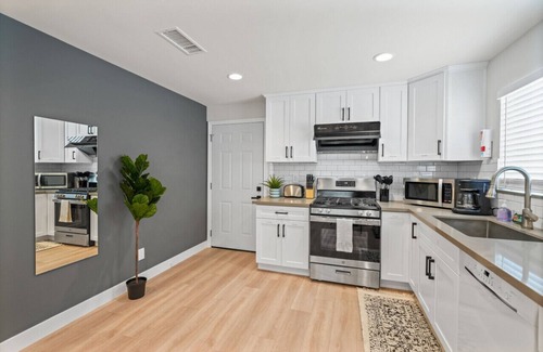 Baldwin Park House | Peaceful Getaway in Baldwin Park: 3BR Home with Gated Parking, Gourmet Kitchen, and Memorable Moments