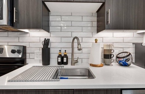 Addison Apartment | Peaceful Hideaway W/Pool, Gym & Free parking