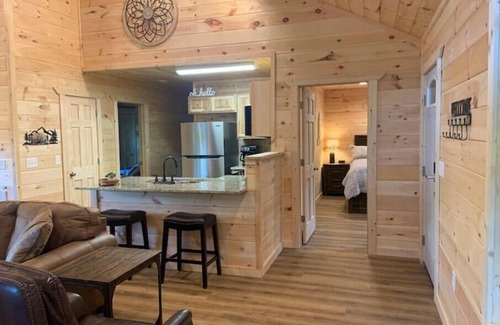 Bryson City Cabin | Peaceful/Hot Tub/Firepit/Minutes 2 Deep Creek & Town/Deck w/Rockers