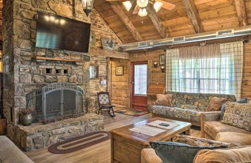 Emerald Beach House | Peaceful Log Cabin Escape Near Table Rock Lake!